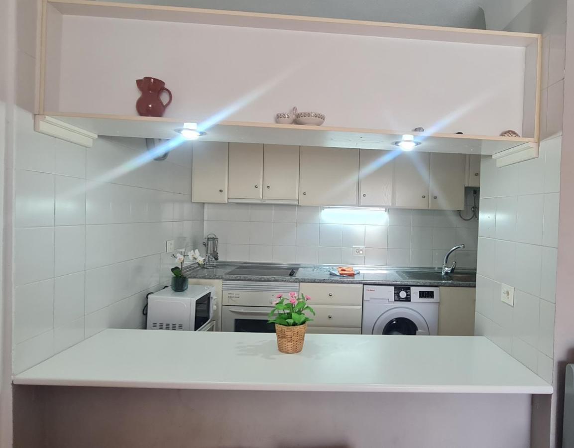 Vivienda Vacacional Marineda Sol Con Piscina El Medano Ngoại thất bức ảnh